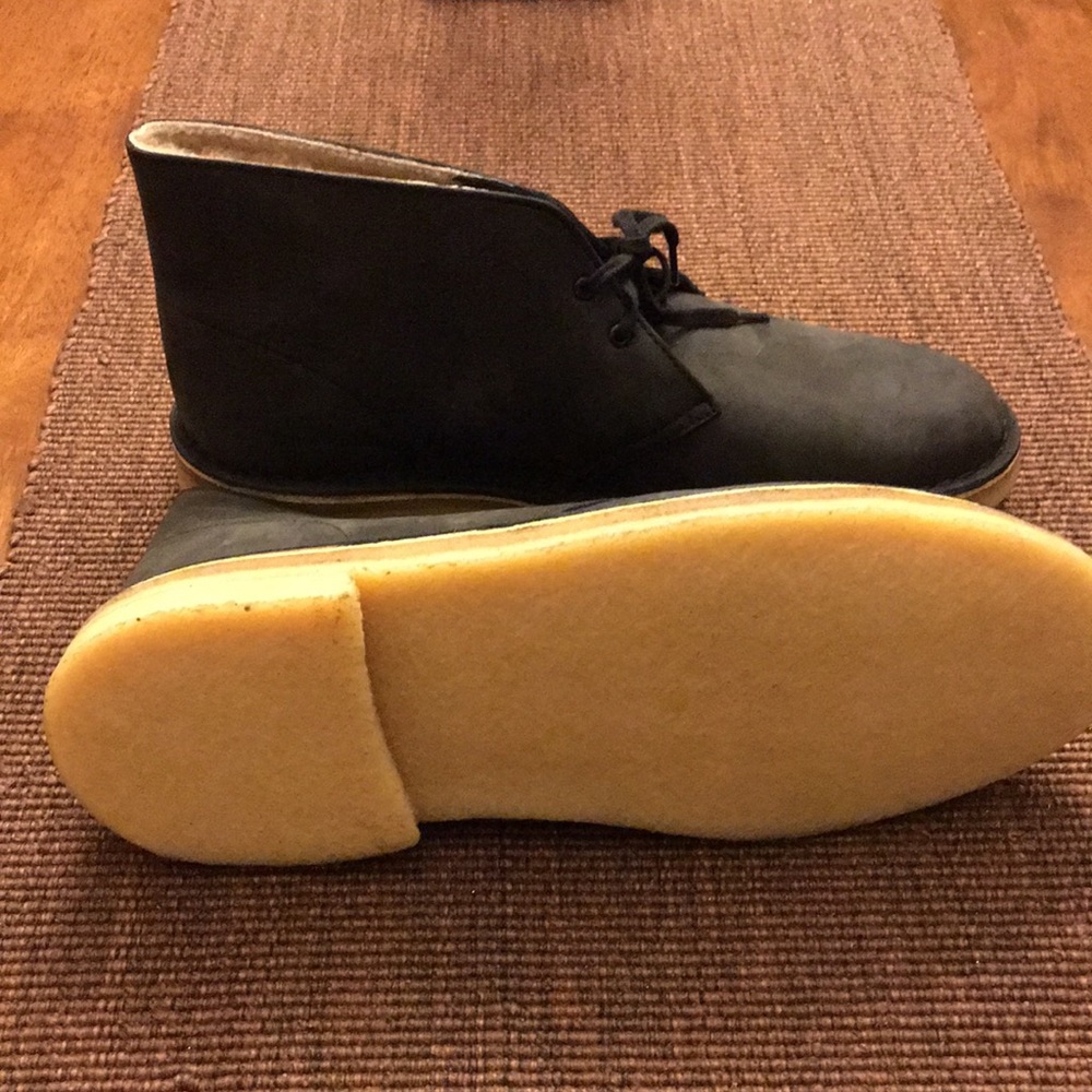 UGG Chukka Boots 10.5 (Like new)